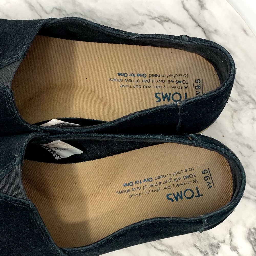 Toms Alpergata Black Suede Slip On Casual Flats 9.5 Classic Preppy Minimalist - Picture 9 of 13